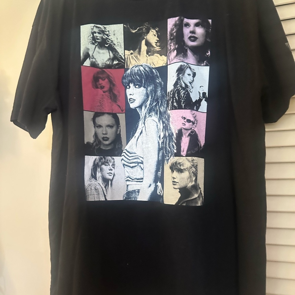 Official Taylor Swift Black Eras Tour bought Nashville Night 3